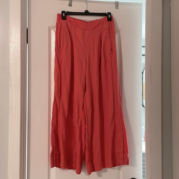 Athleta Linen Wide-Leg Crop Pant - Picture 2 of 11